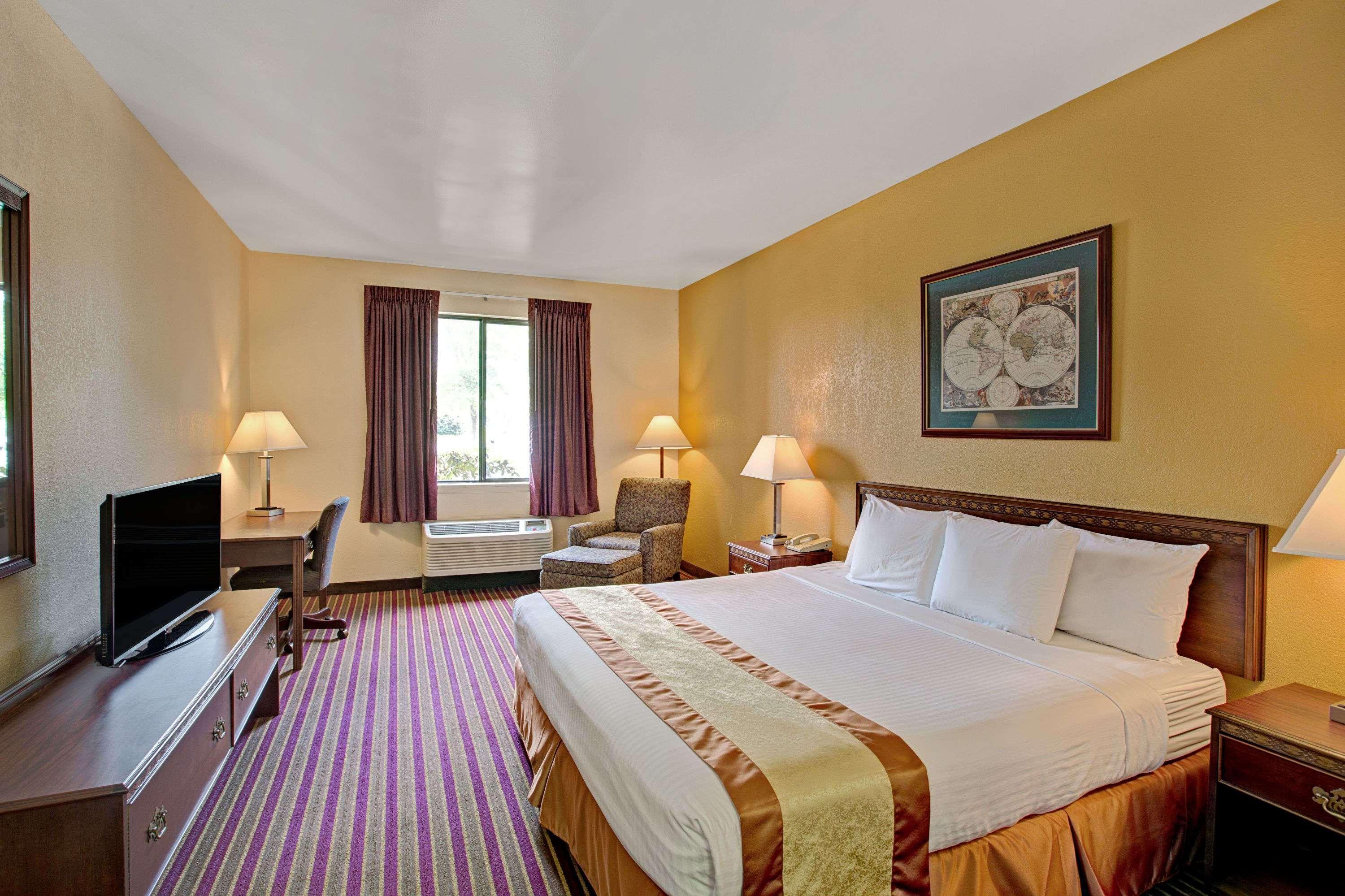 Days Inn & Suites By Wyndham Хикори Экстерьер фото
