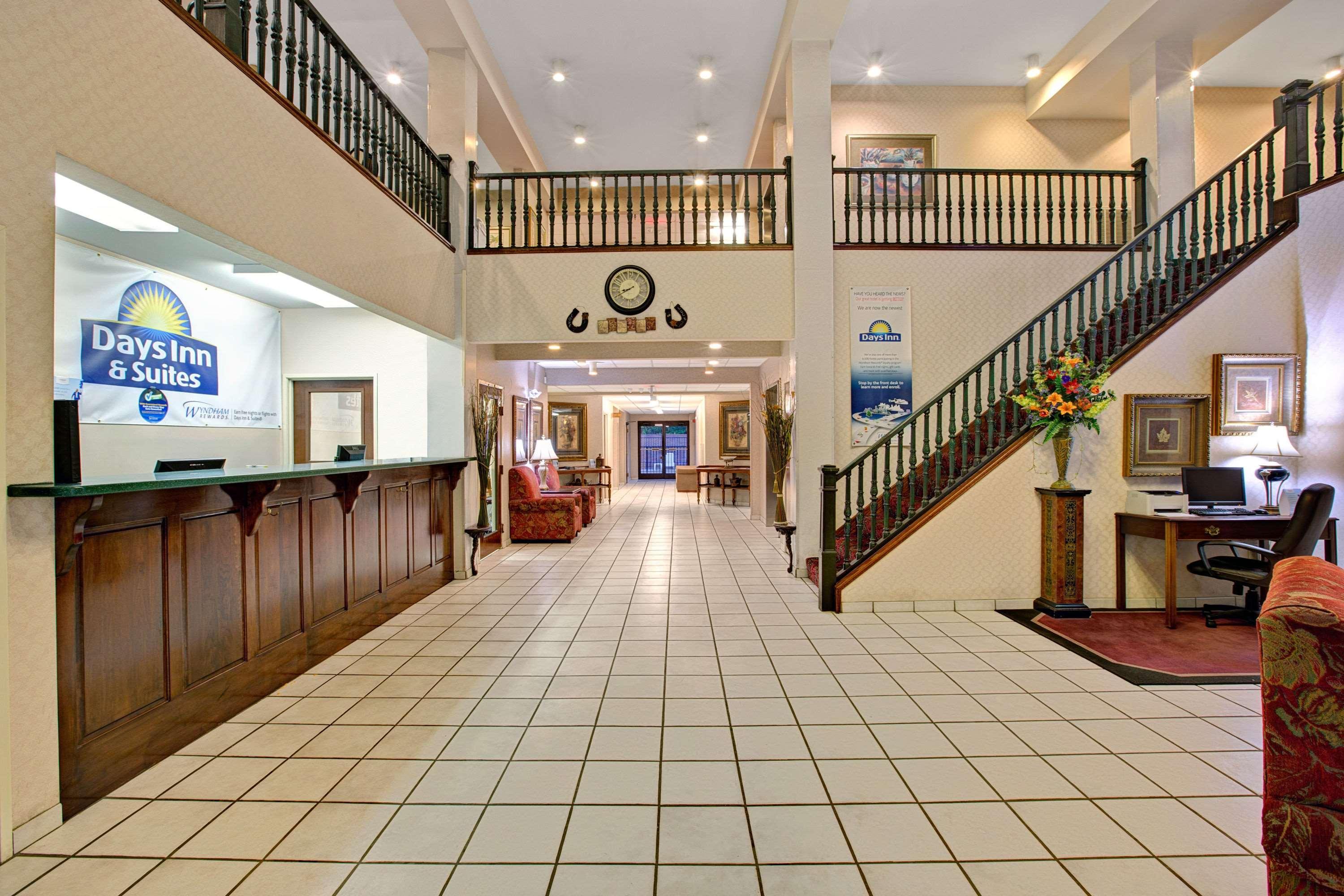 Days Inn & Suites By Wyndham Хикори Экстерьер фото