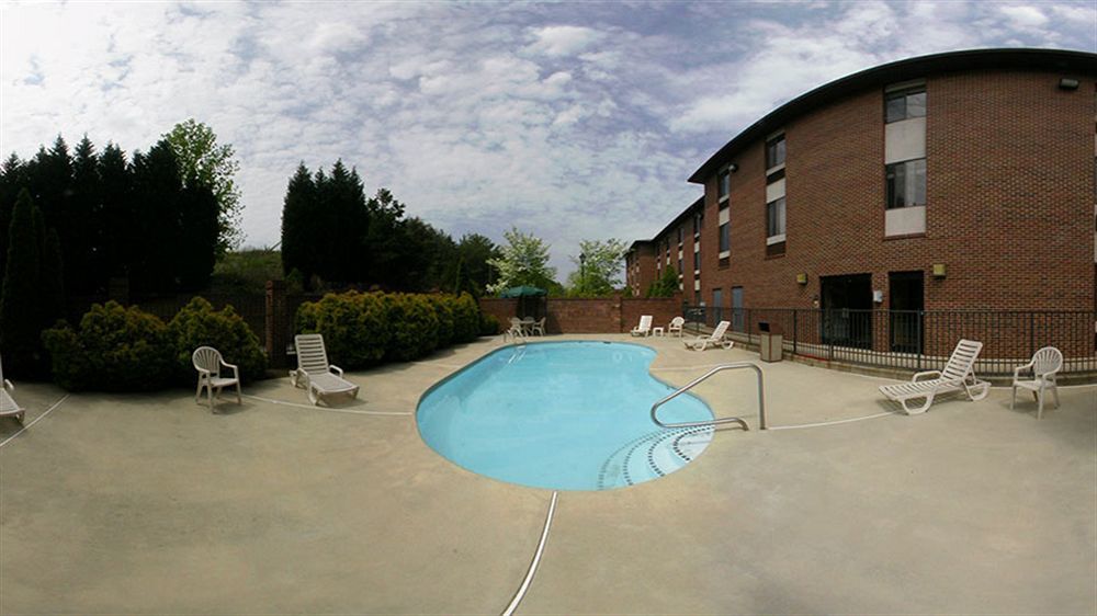 Days Inn & Suites By Wyndham Хикори Экстерьер фото